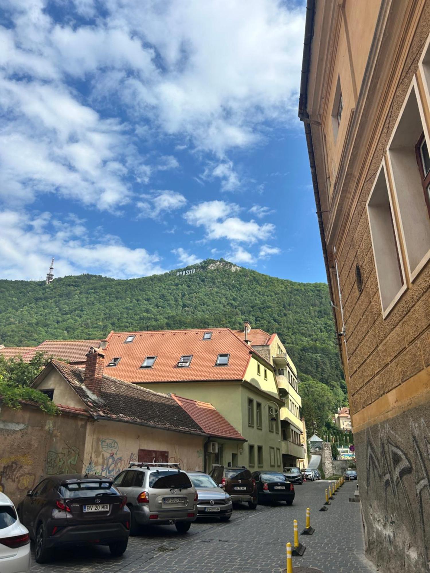 Old Town Elegance Apartment Brasov Luaran gambar
